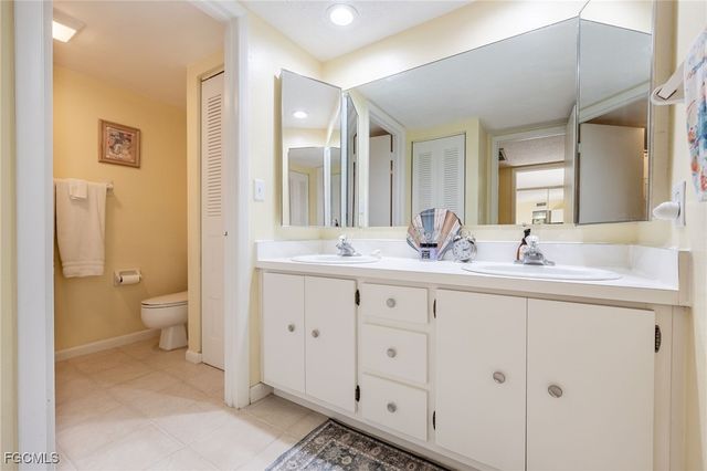 1550 Park Meadows DR 2, Fort Myers, FL 33907