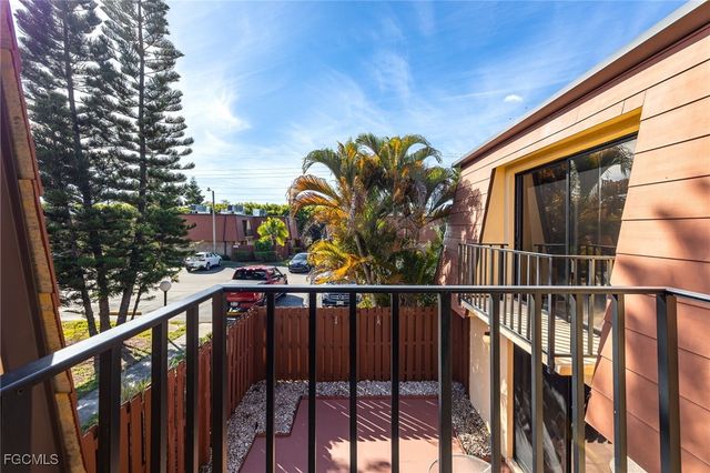 1550 Park Meadows DR 2, Fort Myers, FL 33907