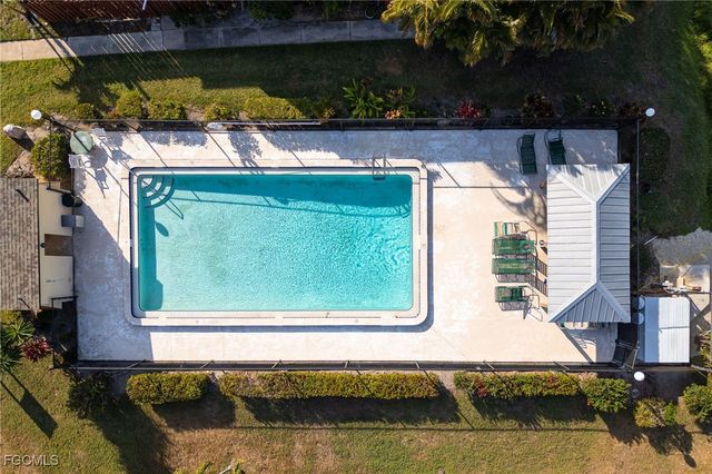 1550 Park Meadows DR 2, Fort Myers, FL 33907