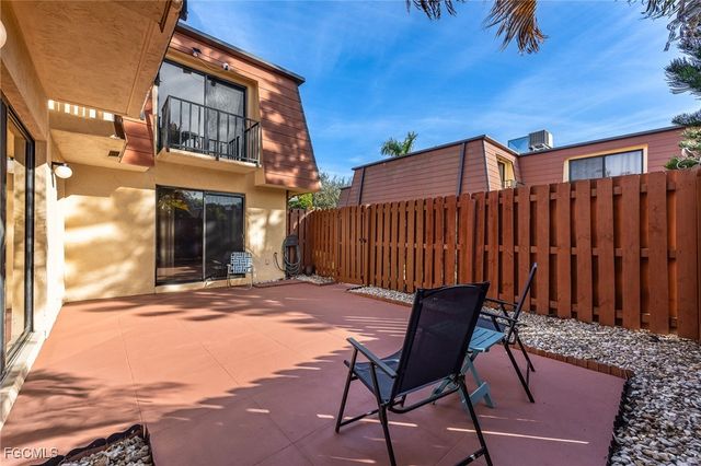 1550 Park Meadows DR 2, Fort Myers, FL 33907