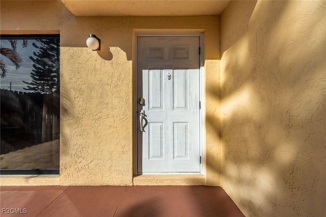 1550 Park Meadows DR 2, Fort Myers, FL 33907