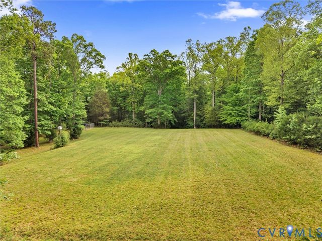1700 Tigers Rd, Manakin Sabot, VA 23103