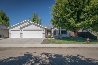 1410 W Castro Dr, Kuna, ID 83634