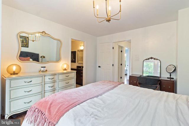 8618 PINE MEADOWS DR, Odenton, MD 21113