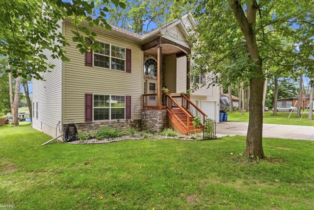 1539 W Rolston Road, Linden, MI 48451