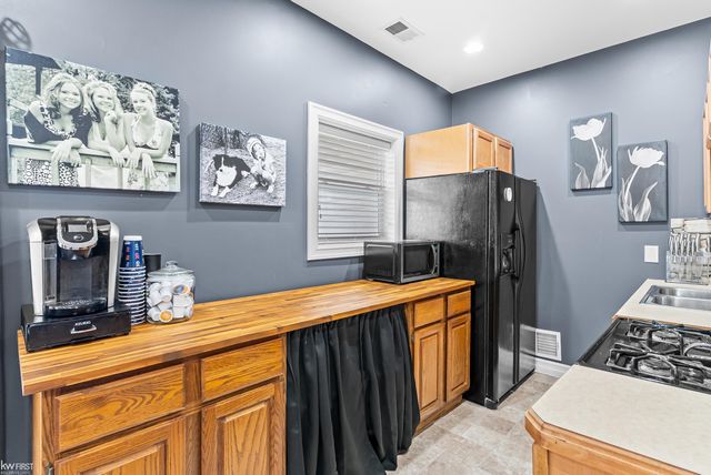 1539 W Rolston Road, Linden, MI 48451
