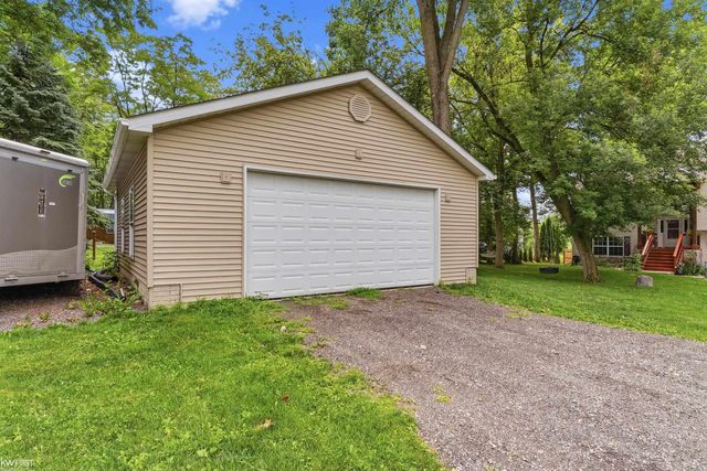 1539 W Rolston Road, Linden, MI 48451
