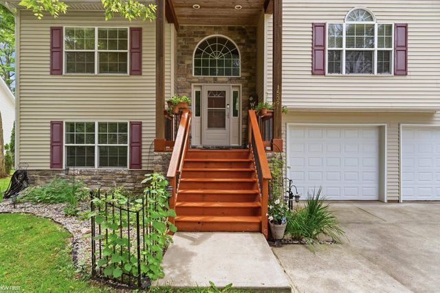 1539 W Rolston Road, Linden, MI 48451