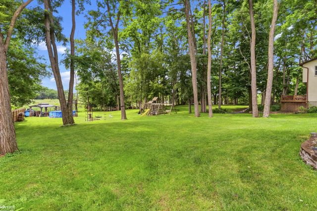 1539 W Rolston Road, Linden, MI 48451