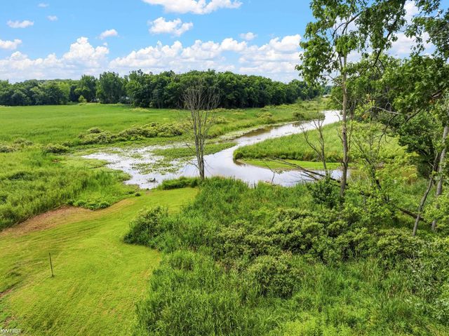 1539 W Rolston Road, Linden, MI 48451