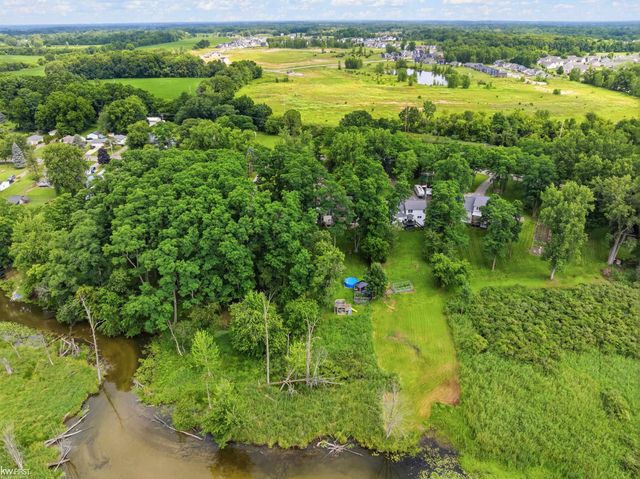 1539 W Rolston Road, Linden, MI 48451
