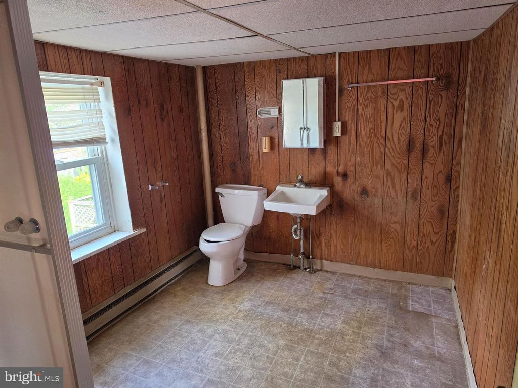Image 12 of property listing at 6018 CONOVER RD, Taneytown, MD 21787
