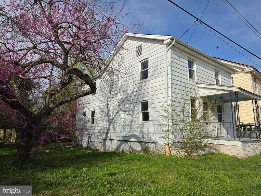 Image 2 of property listing at 6018 CONOVER RD, Taneytown, MD 21787