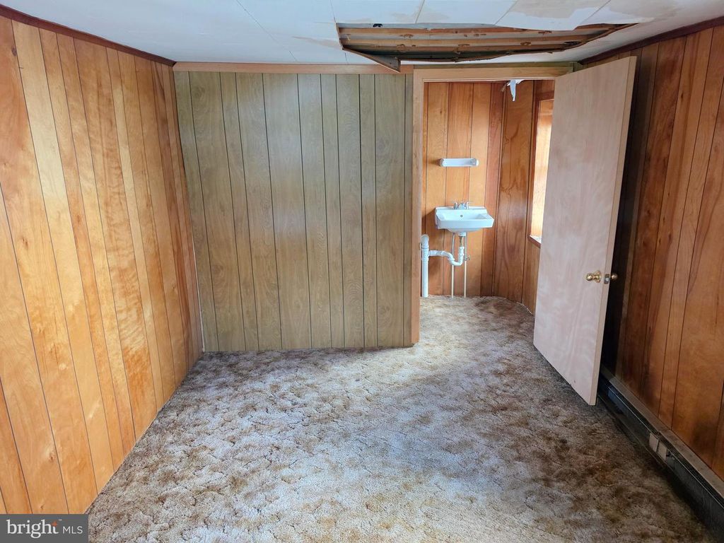 Image 4 of property listing at 6018 CONOVER RD, Taneytown, MD 21787