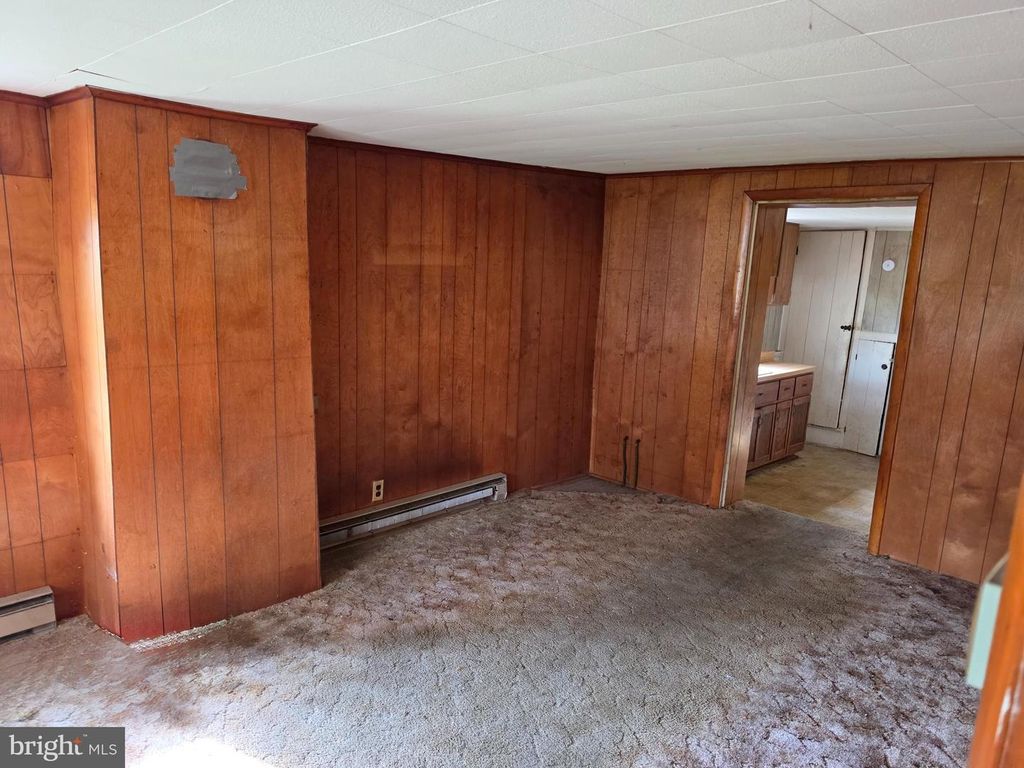 Image 6 of property listing at 6018 CONOVER RD, Taneytown, MD 21787