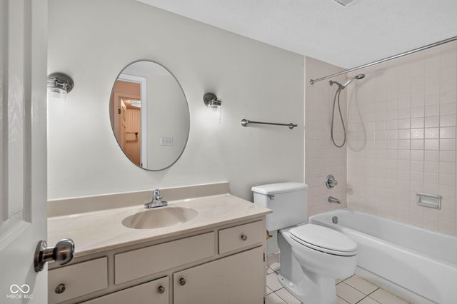 101 Knoll Court A, Noblesville, IN 46062