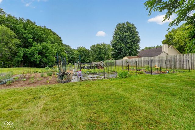 101 Knoll Court A, Noblesville, IN 46062