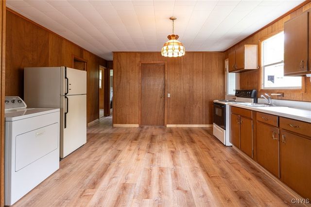 2350 Thornton Grove North, Skaneateles, NY 13152