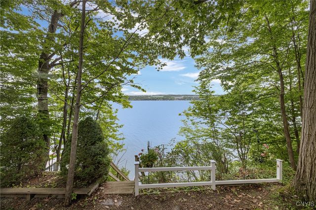 2350 Thornton Grove North, Skaneateles, NY 13152