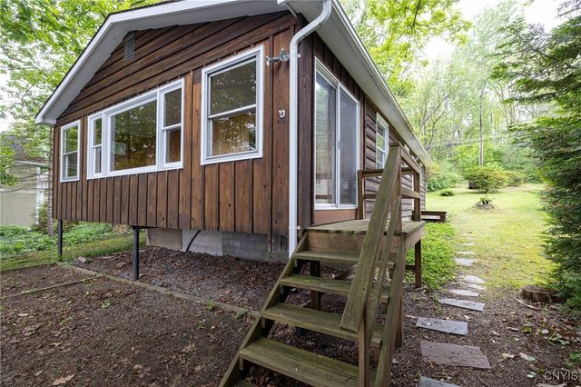 2350 Thornton Grove North, Skaneateles, NY 13152
