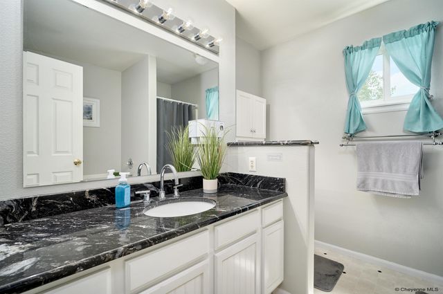 5015 SUNNY HILL, Cheyenne, WY 82009