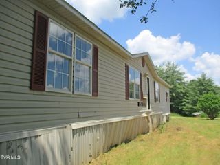 6927 Moccasin Valley Road, Lebanon, VA 24266