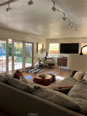 1341 E Meda, Glendora, CA 91741