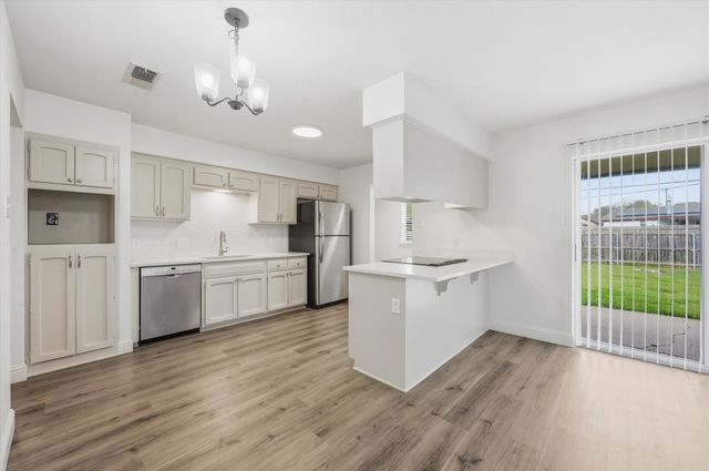 7529 Meadowlark Lane N, Watauga, TX 76148