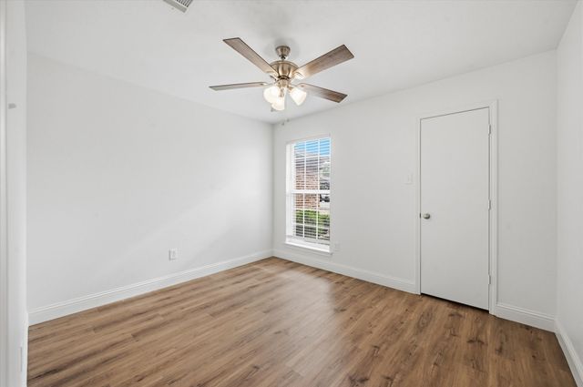 7529 Meadowlark Lane N, Watauga, TX 76148