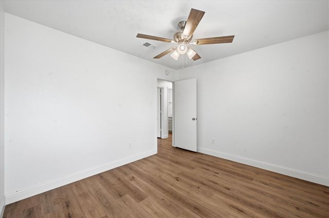 7529 Meadowlark Lane N, Watauga, TX 76148