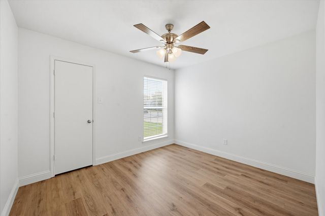 7529 Meadowlark Lane N, Watauga, TX 76148