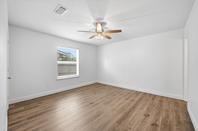 7529 Meadowlark Lane N, Watauga, TX 76148