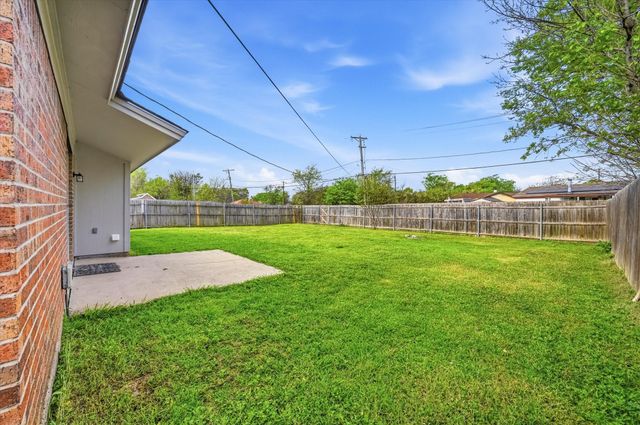 7529 Meadowlark Lane N, Watauga, TX 76148