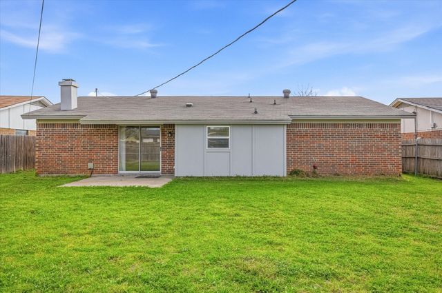 7529 Meadowlark Lane N, Watauga, TX 76148