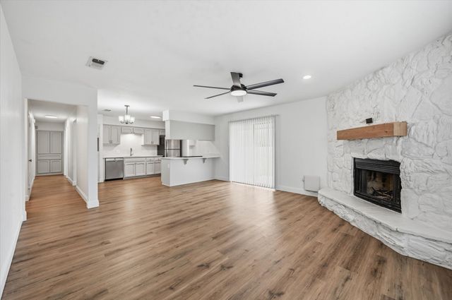 7529 Meadowlark Lane N, Watauga, TX 76148