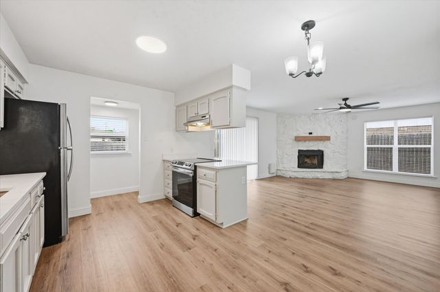 7529 Meadowlark Lane N, Watauga, TX 76148