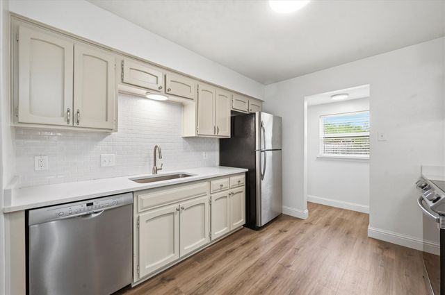 7529 Meadowlark Lane N, Watauga, TX 76148