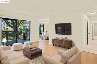 2 Commodore DR D171, Emeryville, CA 94608