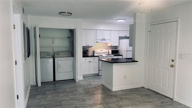 709 SECRET HARBOR LANE 111, Lake Mary, FL 32746