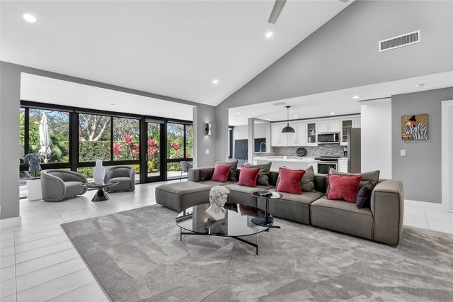 19480 Sawgrass Drive 1703, Boca Raton, FL 33434