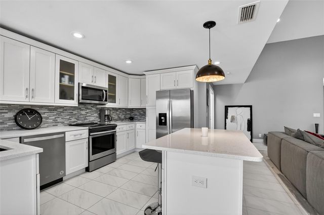 19480 Sawgrass Drive 1703, Boca Raton, FL 33434