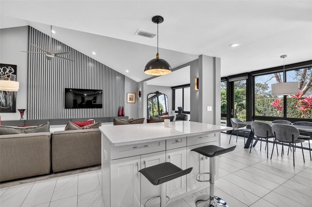 19480 Sawgrass Drive 1703, Boca Raton, FL 33434