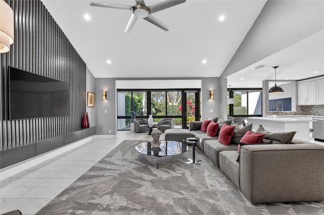 19480 Sawgrass Drive 1703, Boca Raton, FL 33434