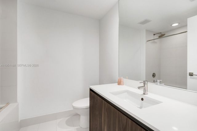 3131 NE 7th Ave 3905, Miami, FL 33137