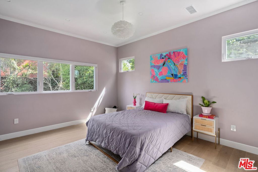 Image 17 of property listing at 4146 Chase Avenue, Los Angeles, CA 90066
