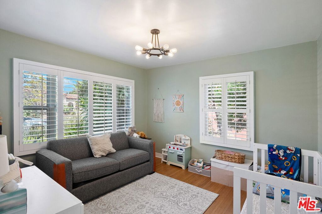 Image 8 of property listing at 4146 Chase Avenue, Los Angeles, CA 90066