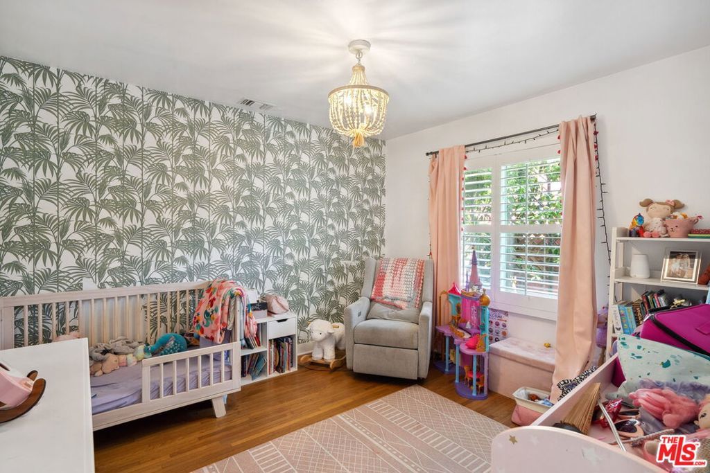 Image 9 of property listing at 4146 Chase Avenue, Los Angeles, CA 90066
