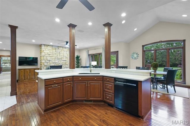 15 Sugar Creek Lane, Edwardsville, IL 62025