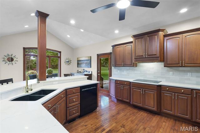 15 Sugar Creek Lane, Edwardsville, IL 62025