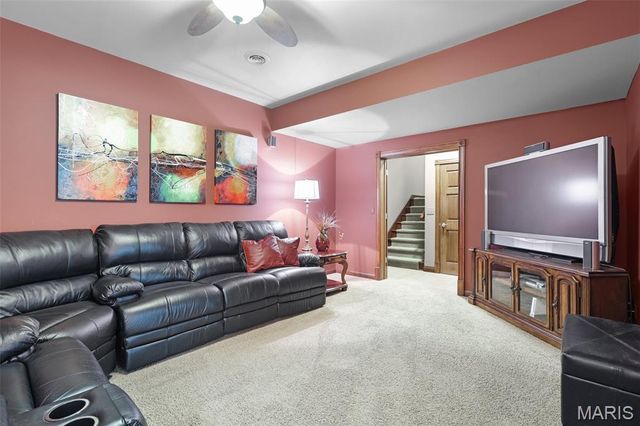 15 Sugar Creek Lane, Edwardsville, IL 62025